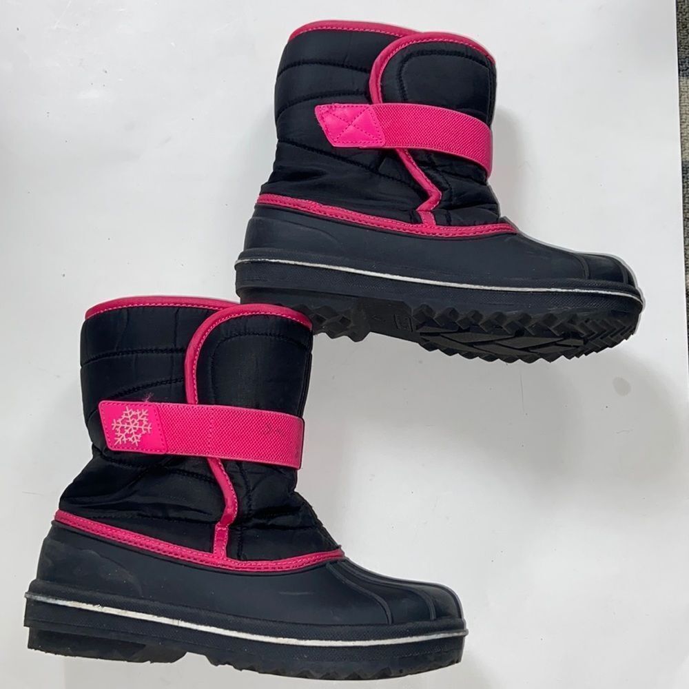 Place Black Pink Girl Snow Boots Size 4
